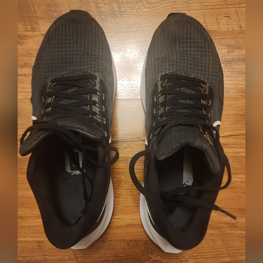 Free Shipping - Nike Women's Black and White Athletic Shoes